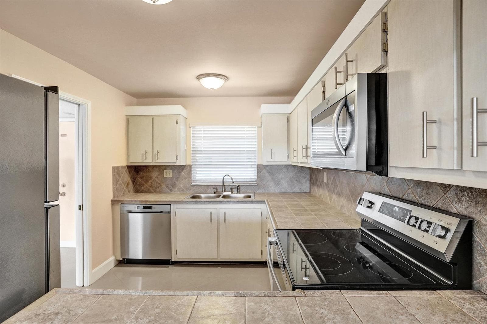 9480 Tangerine Place # 402, Davie, FL 33324 photo 6