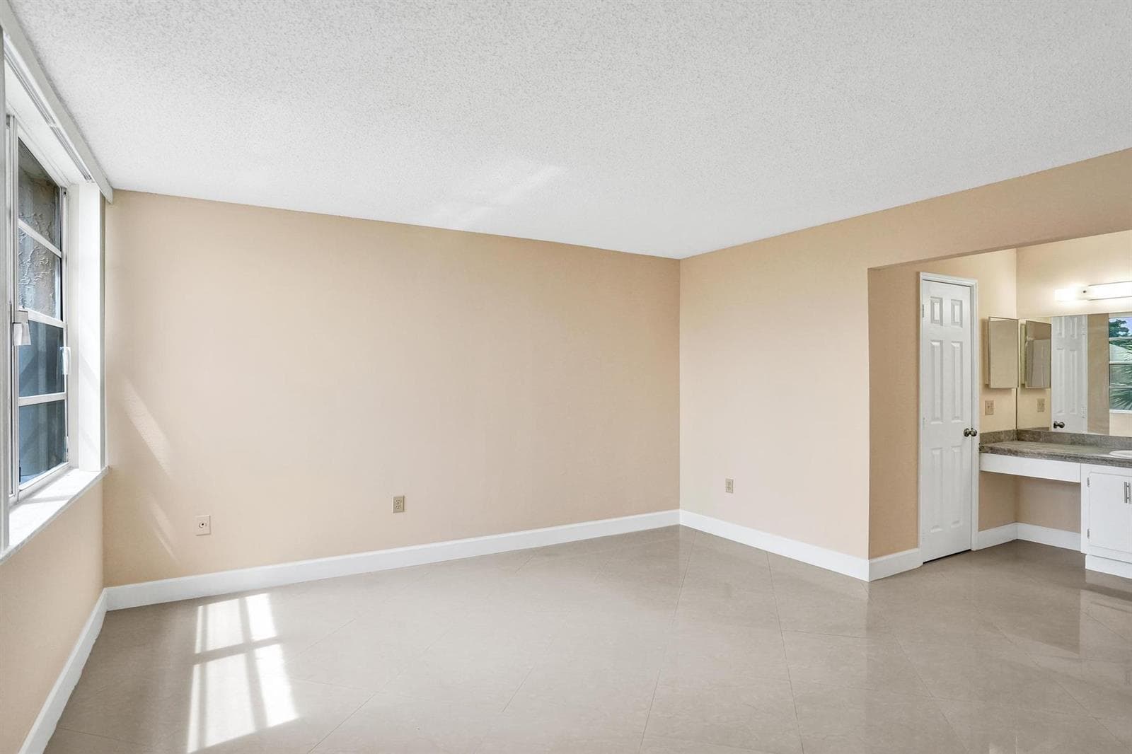 9480 Tangerine Place # 402, Davie, FL 33324 photo 12