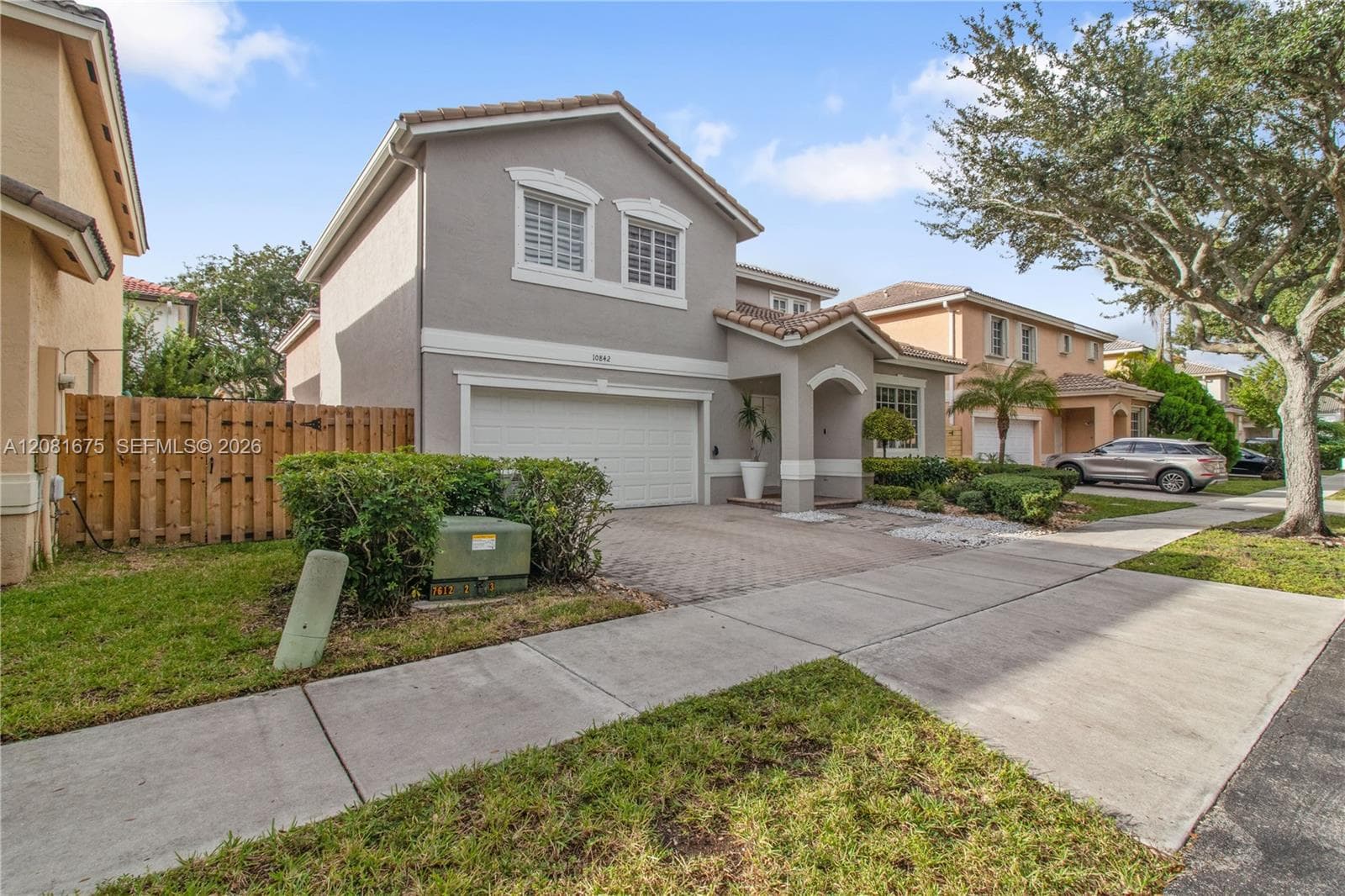 10842 NW 53rd Ln, Doral, FL 33178 photo 2