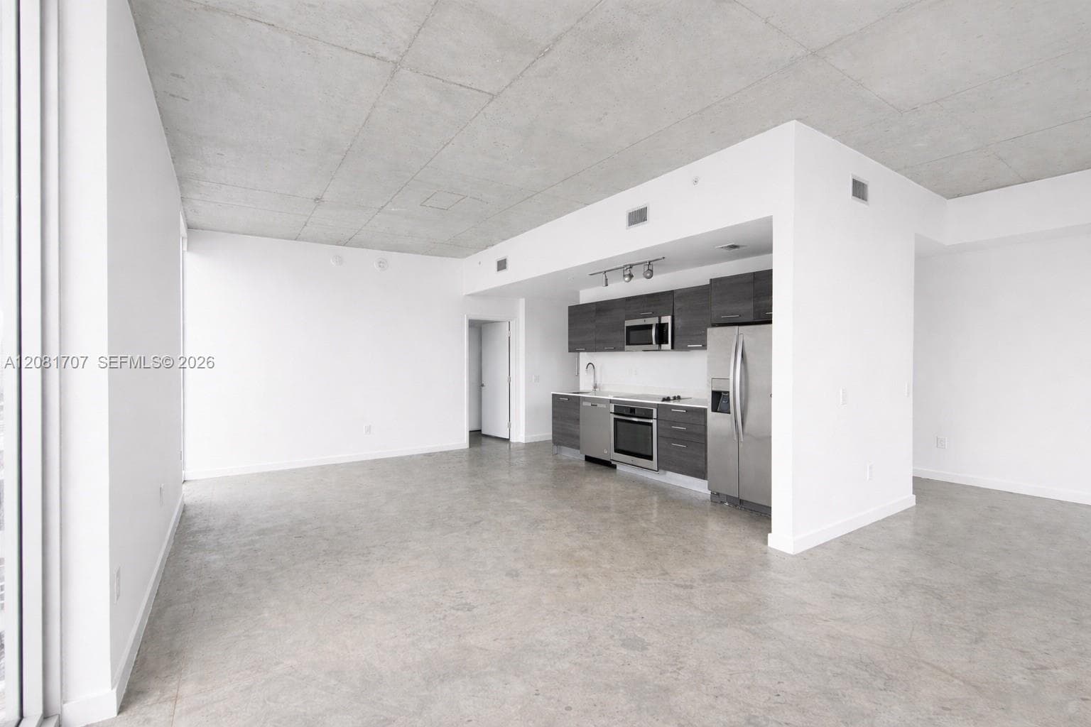 151 SE 1st St # 3001, Miami, FL 33131 photo 3