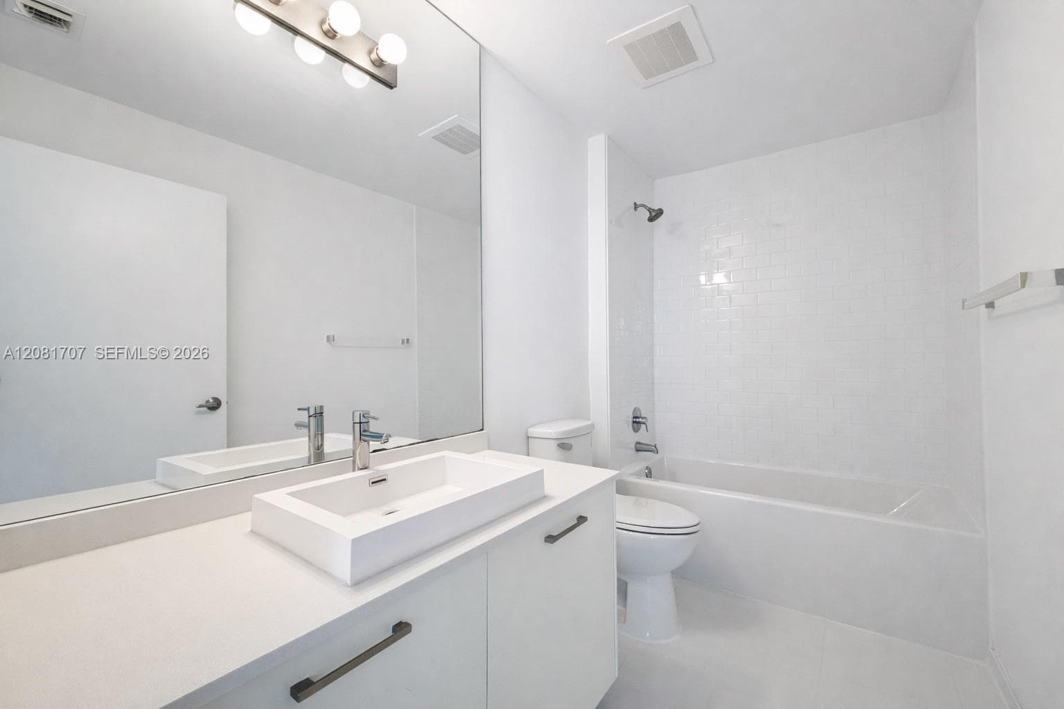 151 SE 1st St # 3001, Miami, FL 33131 photo 11