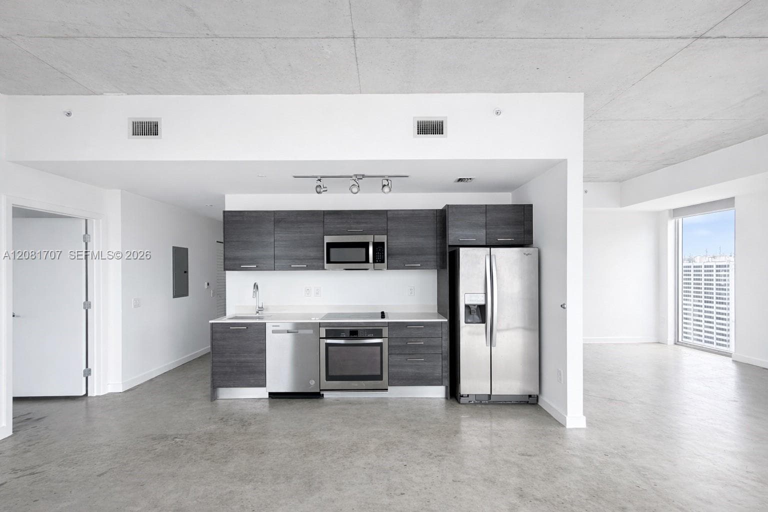 151 SE 1st St # 3001, Miami, FL 33131 photo 4