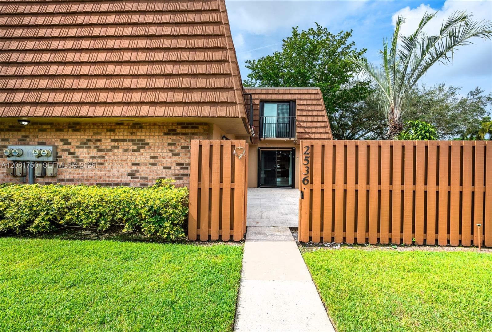 2536 Camelot Ct # 2536, Cooper City, FL 33026 photo 2