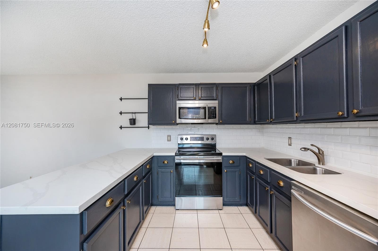 2536 Camelot Ct # 2536, Cooper City, FL 33026 photo 6