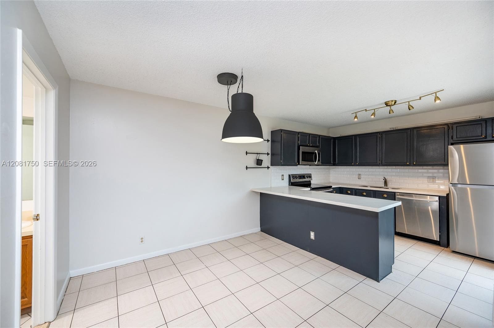 2536 Camelot Ct # 2536, Cooper City, FL 33026 photo 7