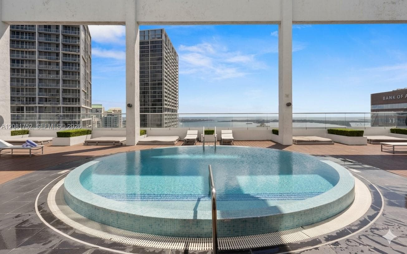 500 Brickell Ave # 1806, Miami, FL 33131 photo 11