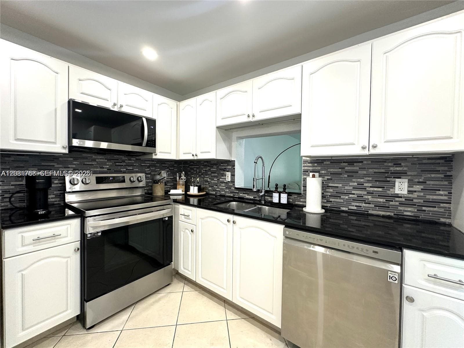 620 NE 12th Ave # 102, Hallandale Beach, FL 33009 photo 6
