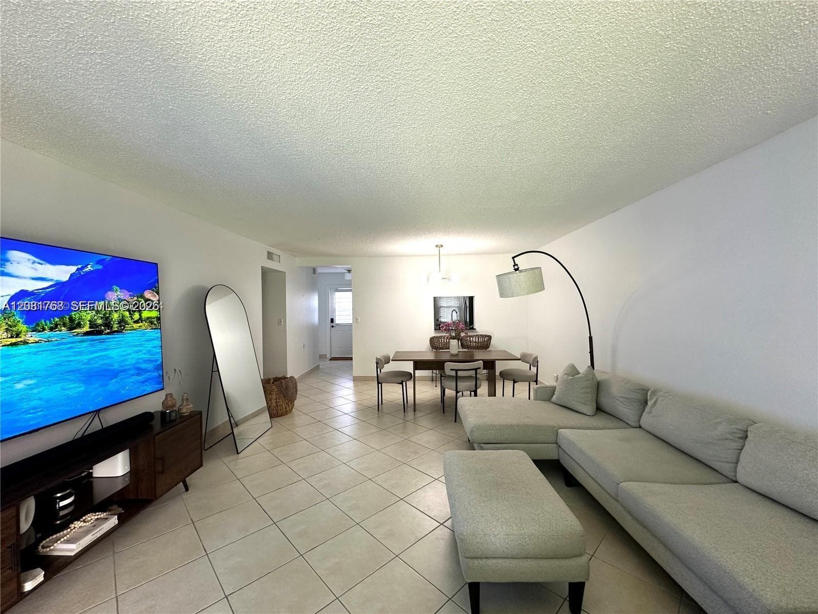 620 NE 12th Ave # 102, Hallandale Beach, FL 33009