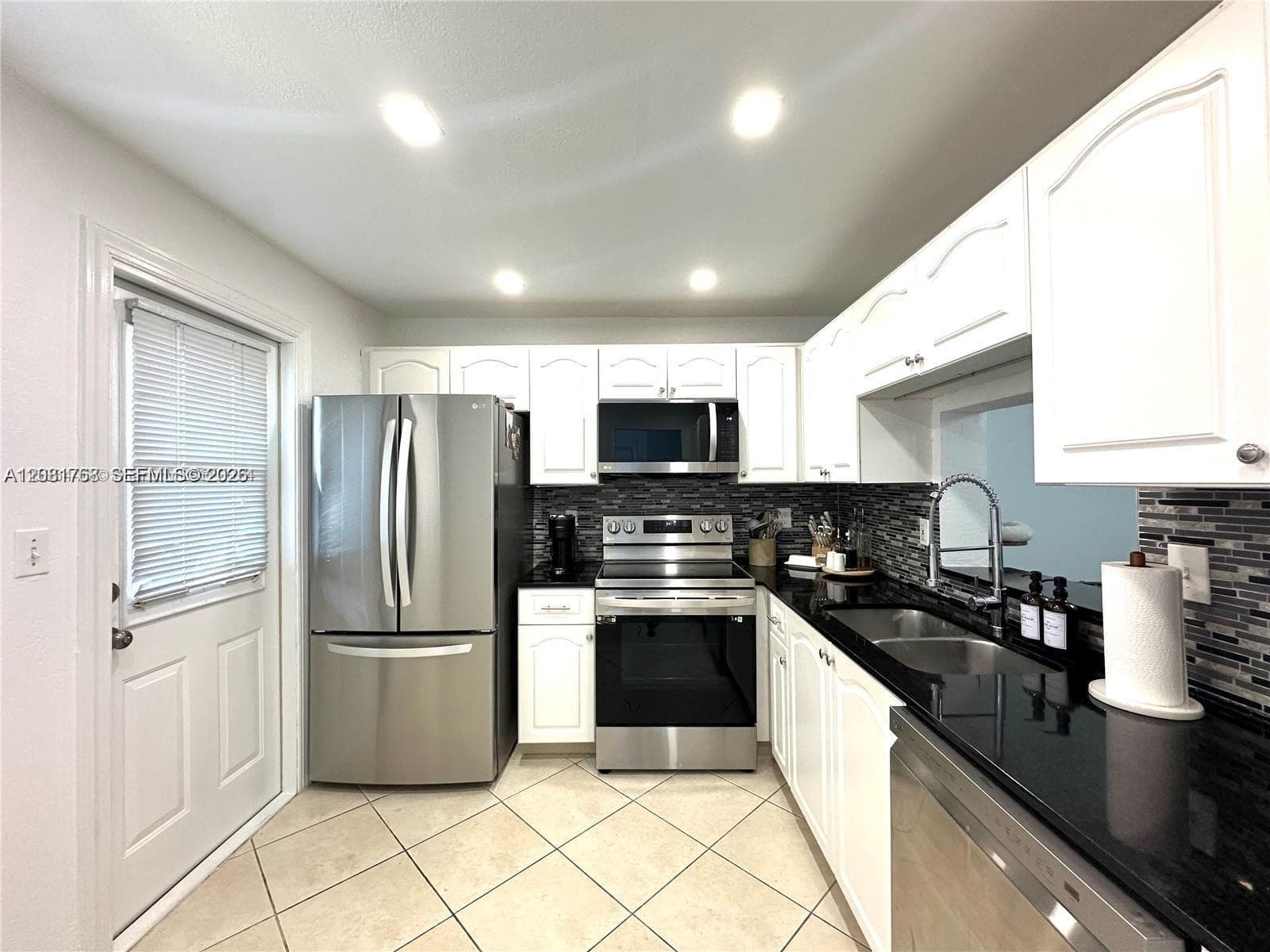 620 NE 12th Ave # 102, Hallandale Beach, FL 33009 photo 5