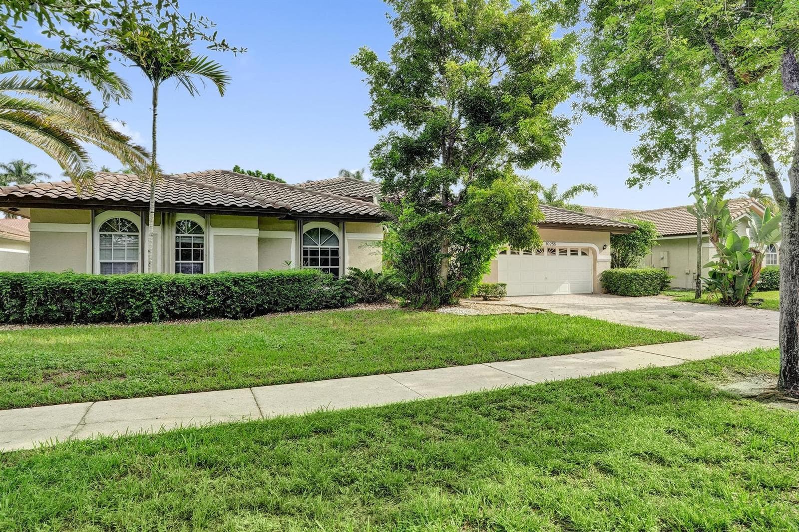 10255 GUATEMALA Street, Cooper City, FL 33026 photo 2