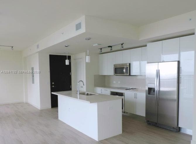 999 SW 1 AV # 2503, Miami, FL 33130