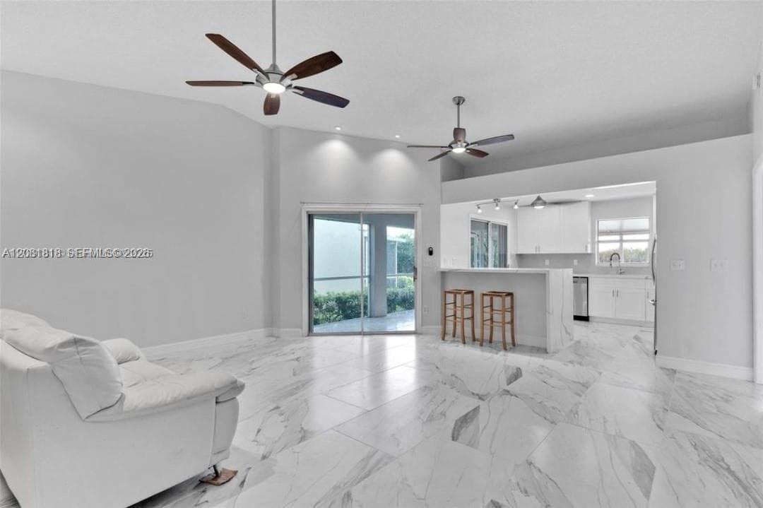 710 SE 22nd Ln, Homestead, FL 33033 photo 4