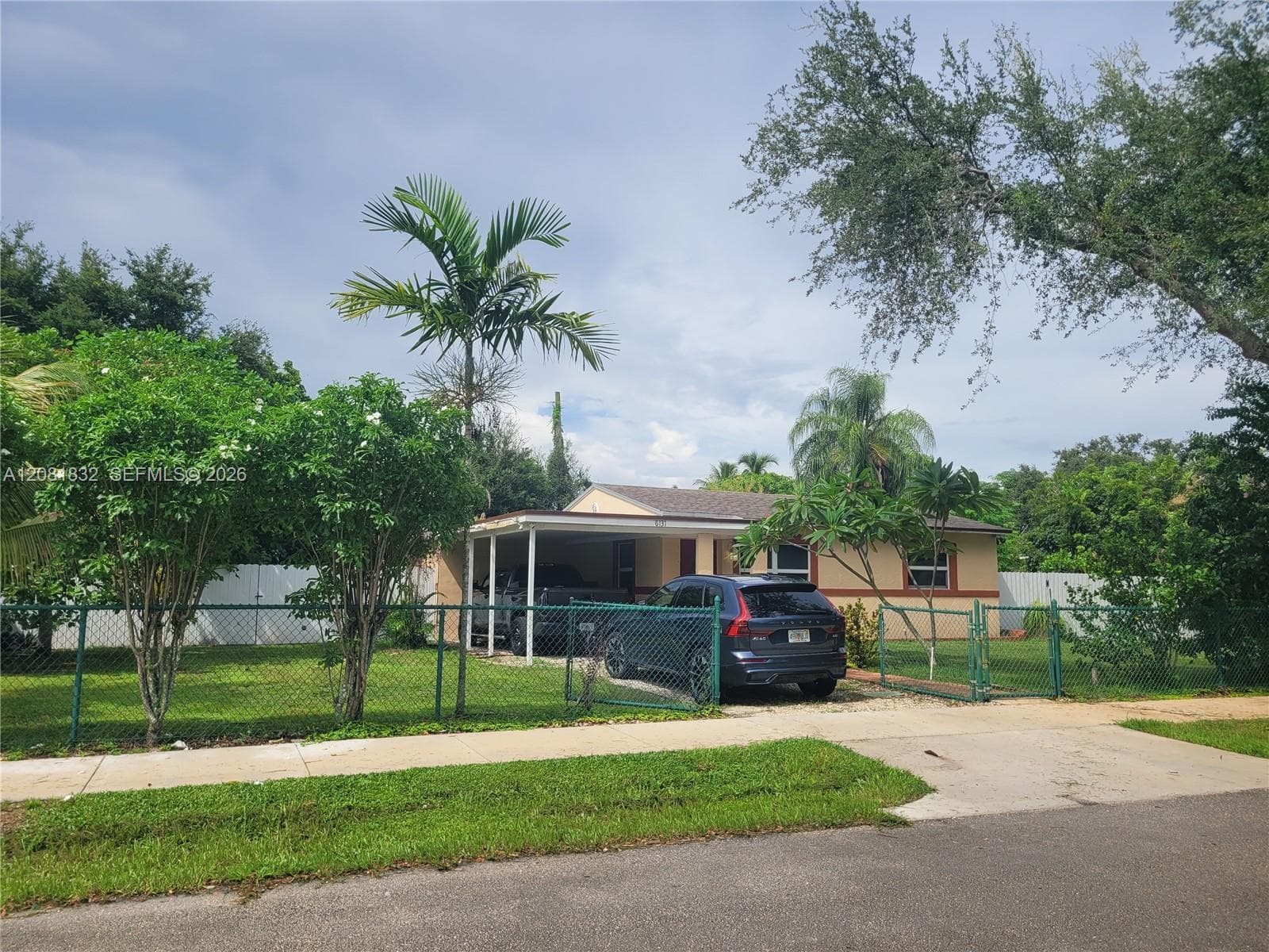 6131 Fletcher St, Hollywood, FL 33023