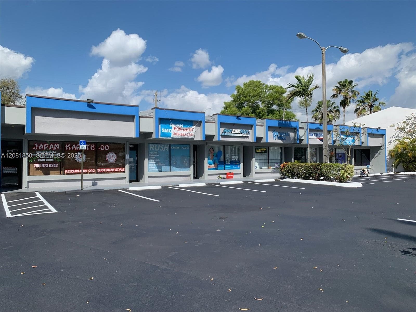 17122 W Dixie Hwy, North Miami Beach, FL 33160