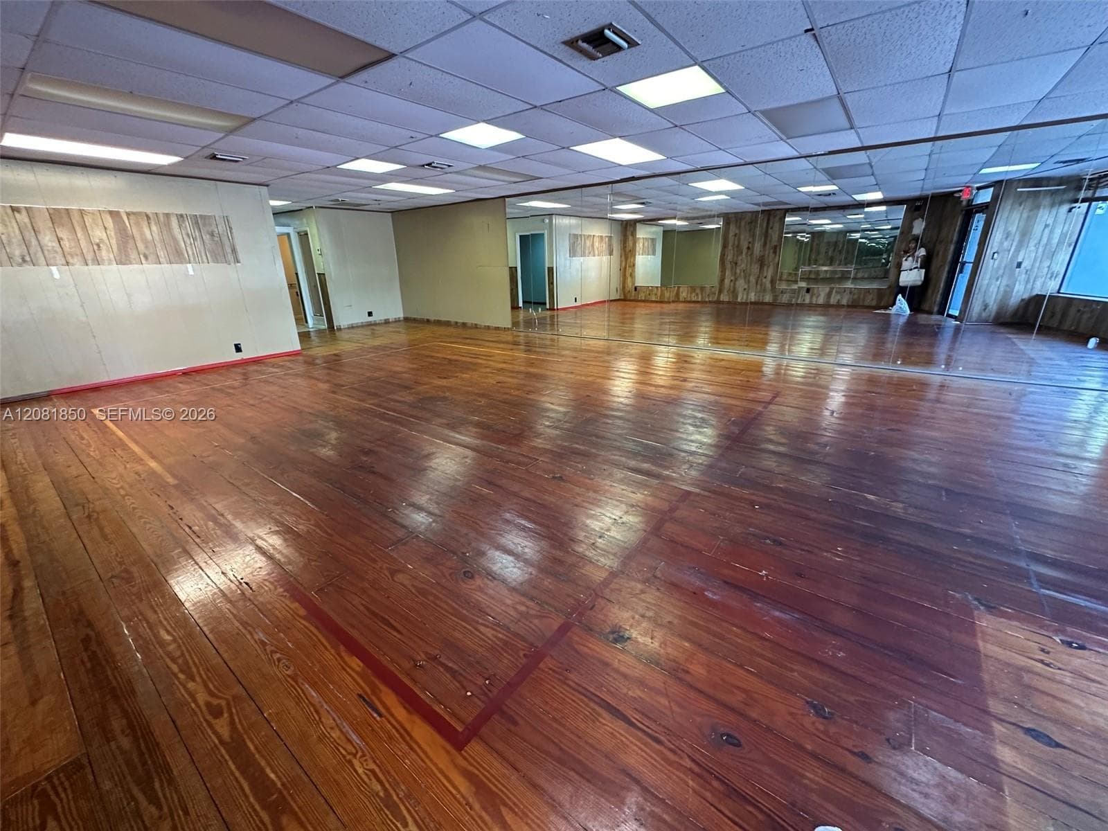 17122 W Dixie Hwy, North Miami Beach, FL 33160 photo 4