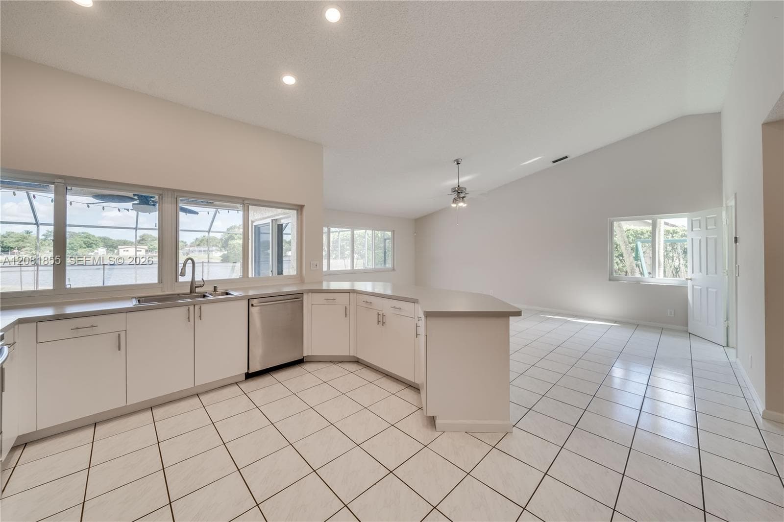 360 NW 107th Ave # 360, Plantation, FL 33324 photo 11
