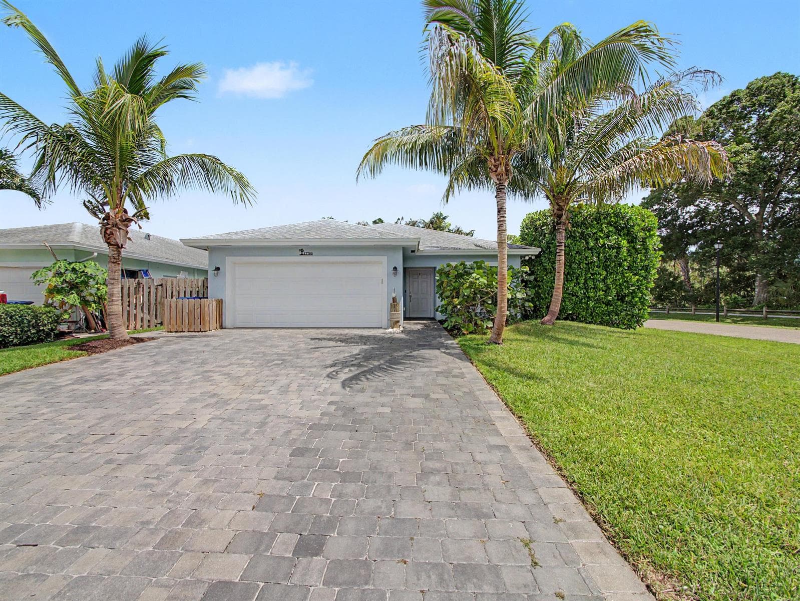 17700 Cornelia Avenue, Jupiter, FL 33458 photo 2