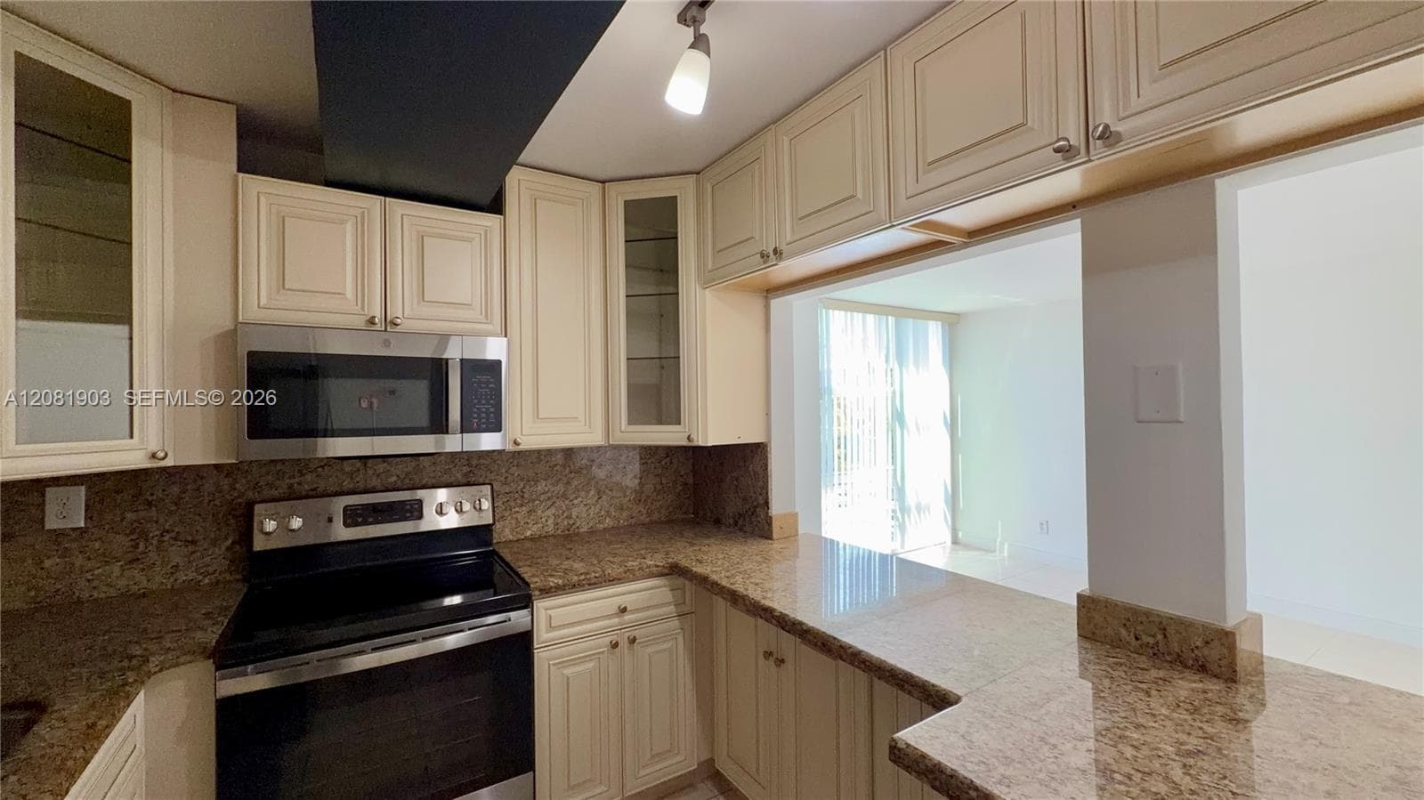 210 172nd St # 428, Sunny Isles Beach, FL 33160 photo 11