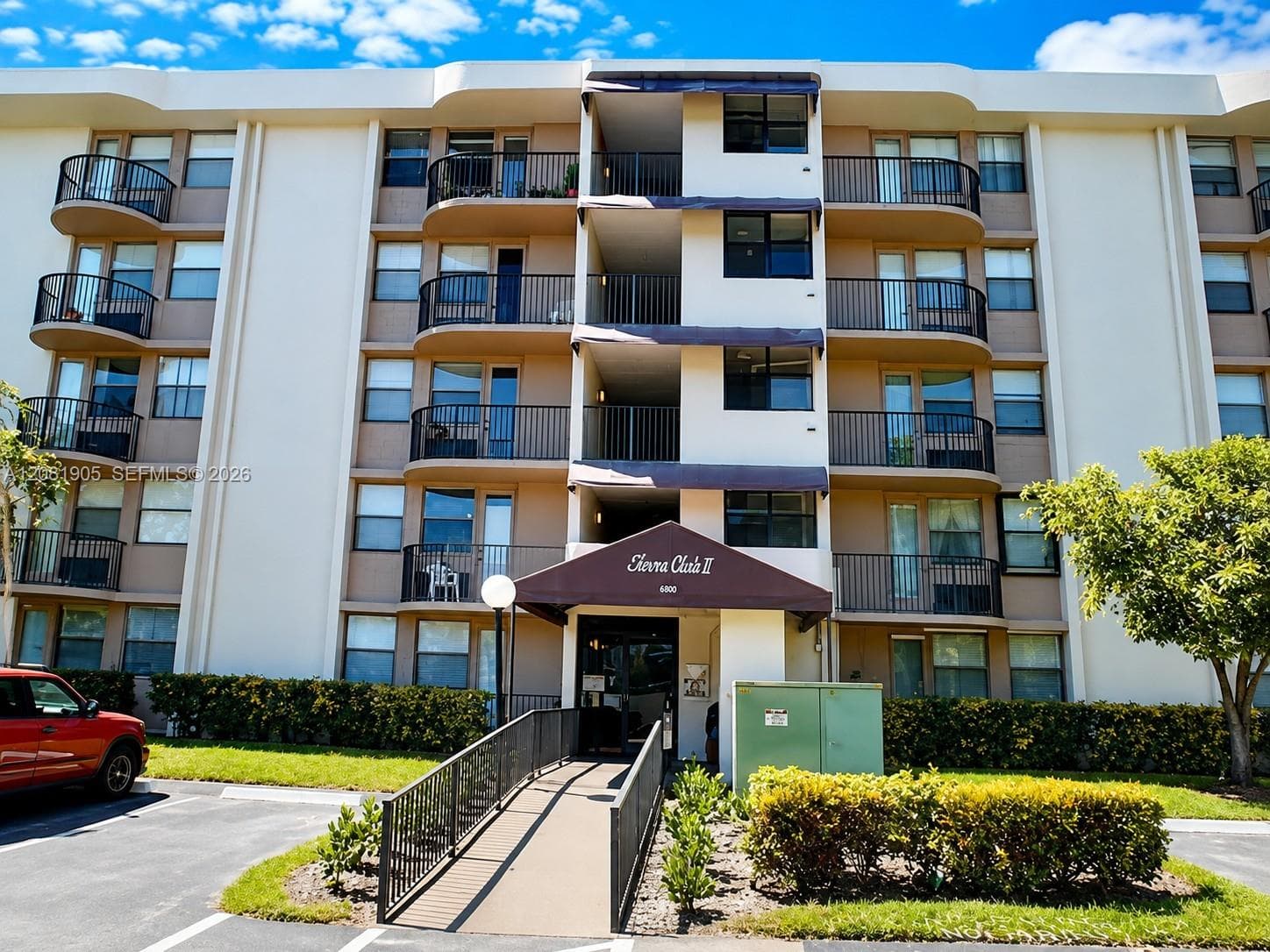 2701 Riverside Dr # 203-B, Coral Springs, FL 33065
