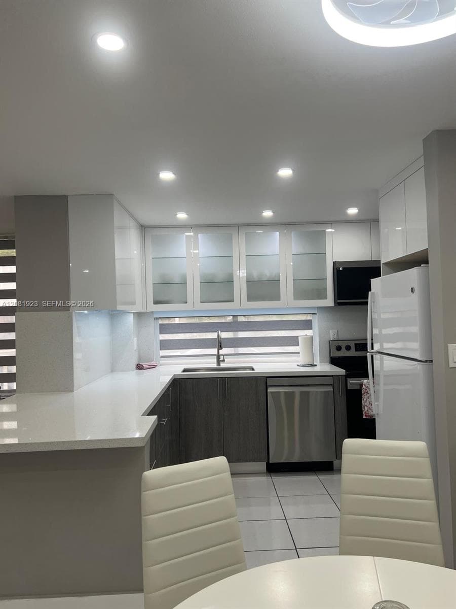 17011 N Bay Rd # 106, Sunny Isles Beach, FL 33160 photo 3