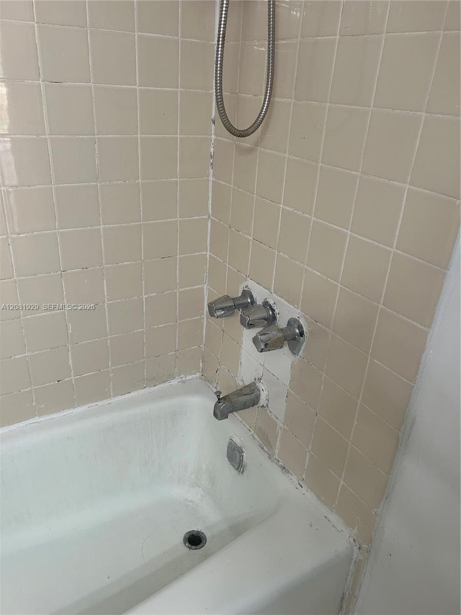 18111 NW 68th Ave # F106, Hialeah, FL 33015 photo 9