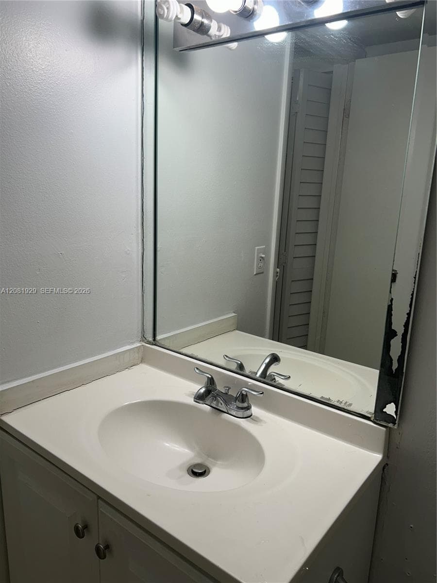 18111 NW 68th Ave # F106, Hialeah, FL 33015 photo 10
