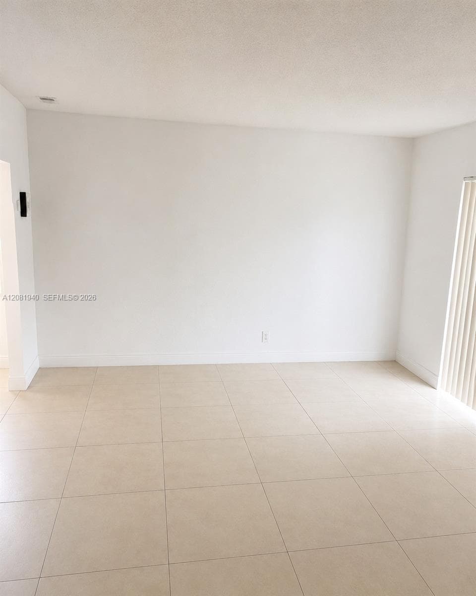 17911 NW 68th Ave # M201, Hialeah, FL 33015 photo 8