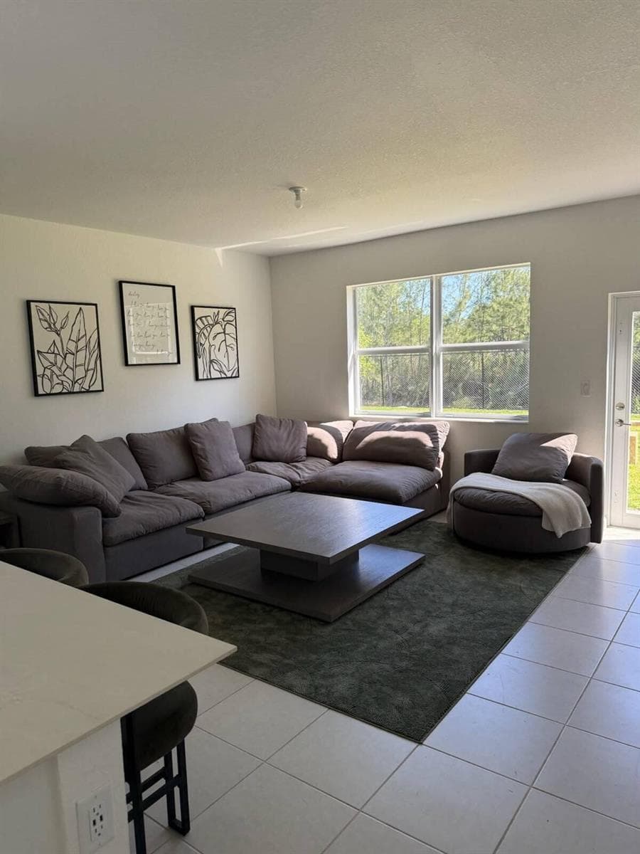 2402 SE 30th Street, Homestead, FL 33033 photo 2