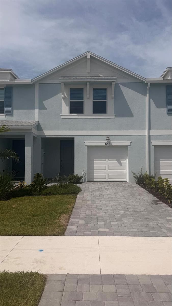 651 SALISBURY Circle, Fort Pierce, FL 34982 photo 2
