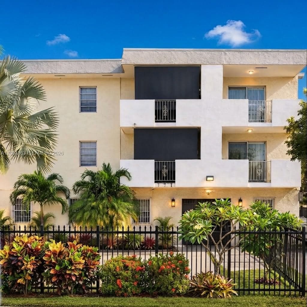 2725 W Okeechobee Rd # 3, Hialeah, FL 33010