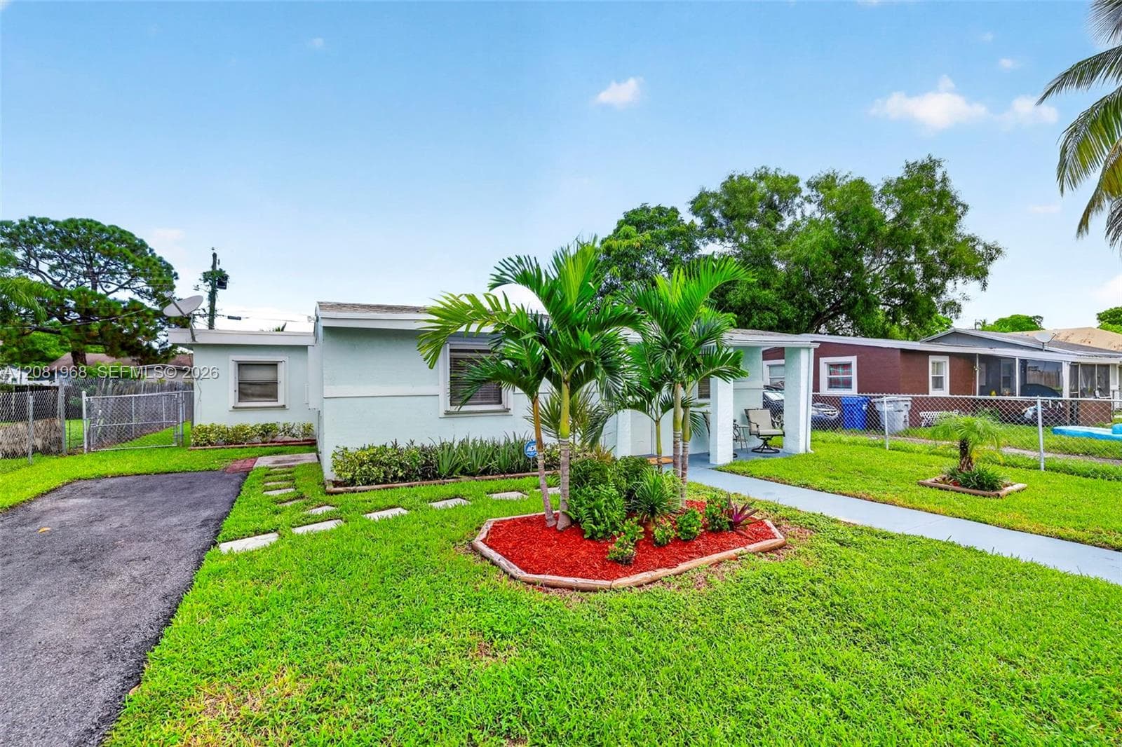 2825 NW 3rd St, Pompano Beach, FL 33069 photo 2