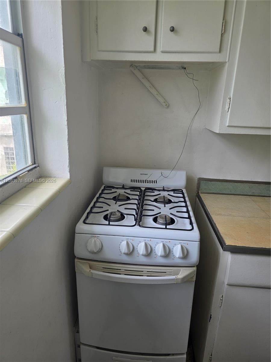 635 8th St # 202, Miami Beach, FL 33139 photo 4