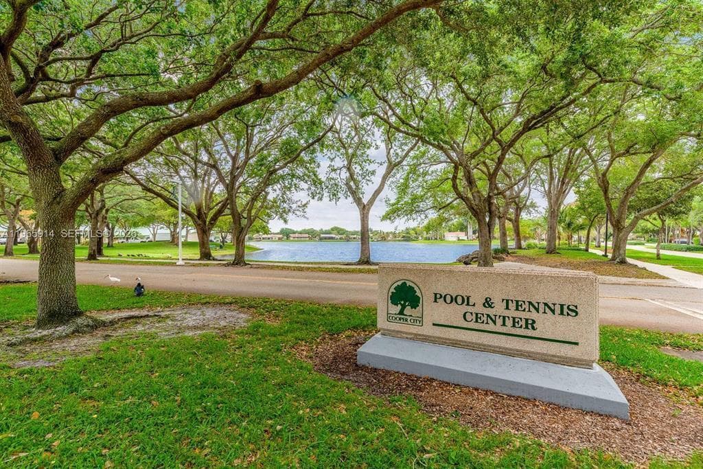 6 CHESTNUT Circle, Cooper City, FL 33026 photo 12