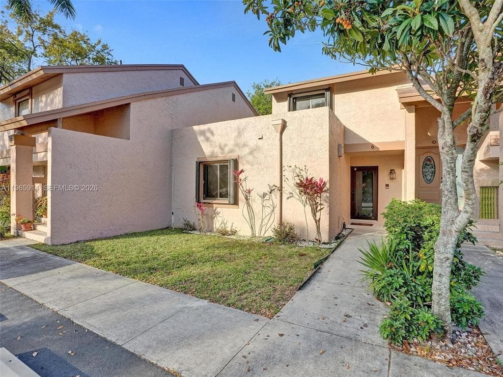 6 CHESTNUT Circle, Cooper City, FL 33026