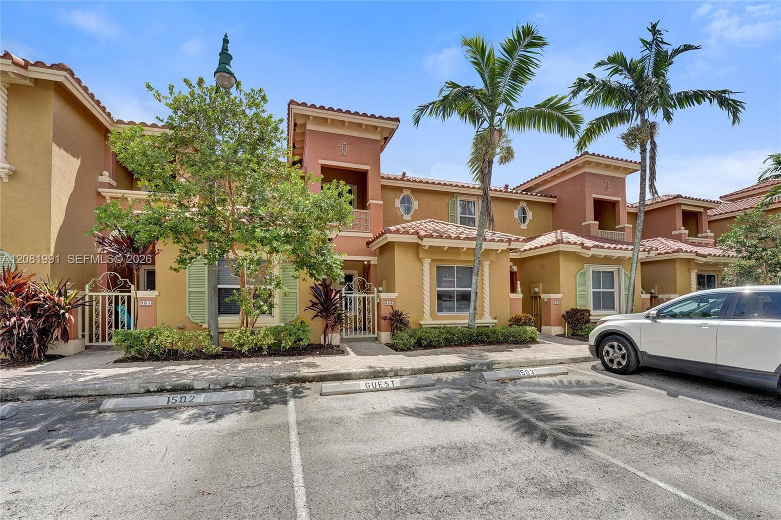 953 SW 143rd Ave, Pembroke Pines, FL 33027 photo 2