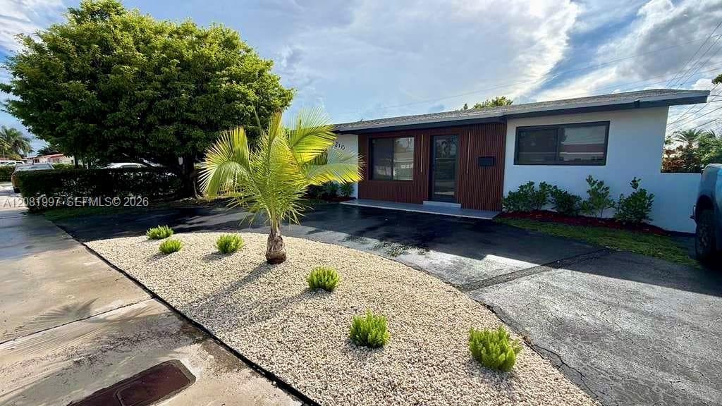 3210 SW 94th Ct, Miami, FL 33165 photo 2