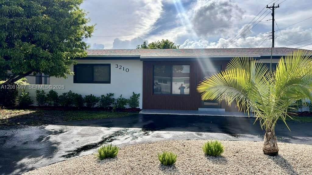 3210 SW 94th Ct, Miami, FL 33165