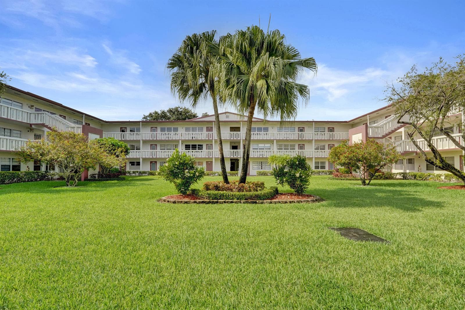 566 Fanshaw N, Boca Raton, FL 33434 photo 2