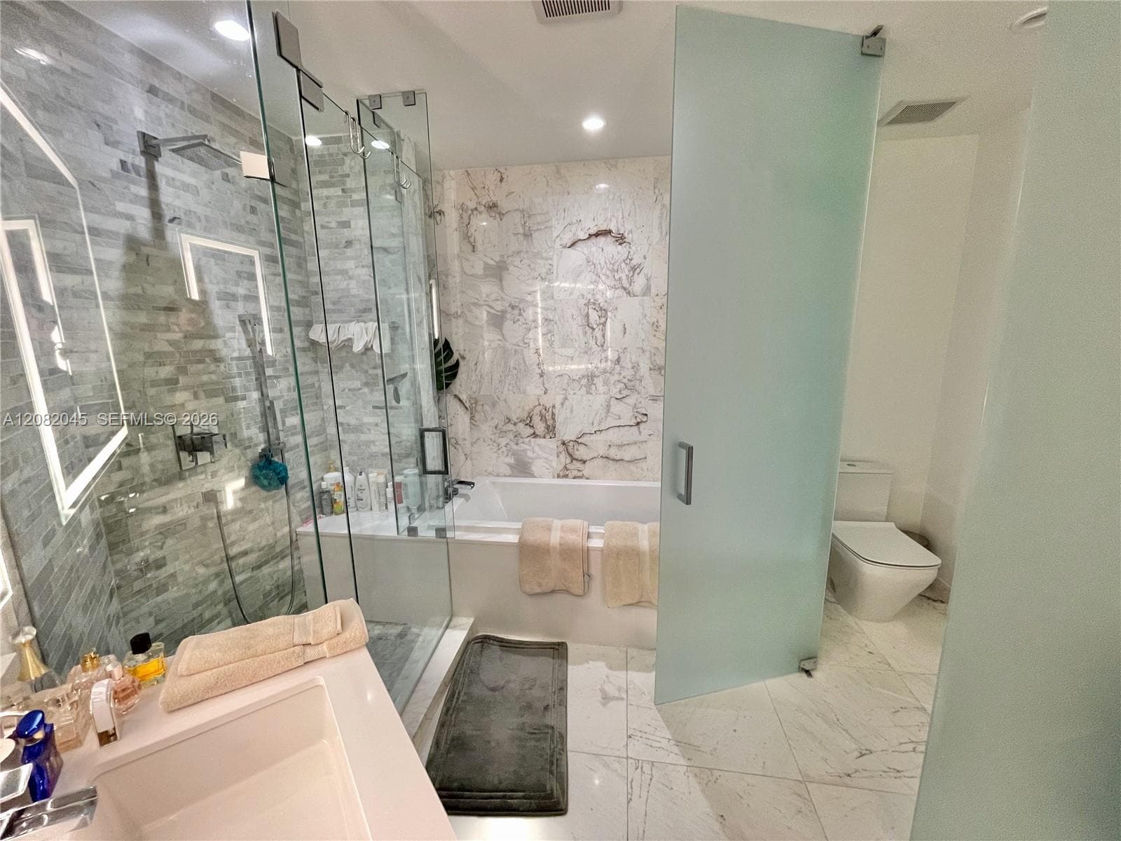 851 NE 1st Ave # 2605, Miami, FL 33132 photo 2