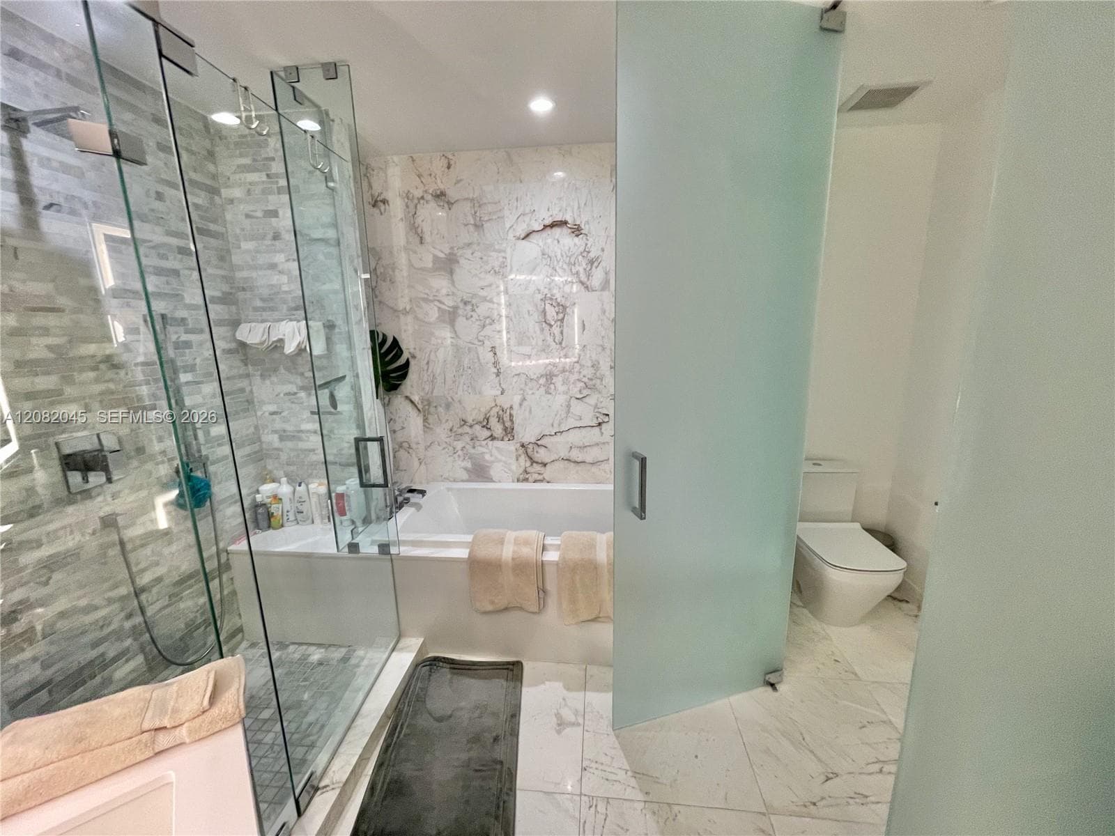 851 NE 1st Ave # 2605, Miami, FL 33132 photo 12
