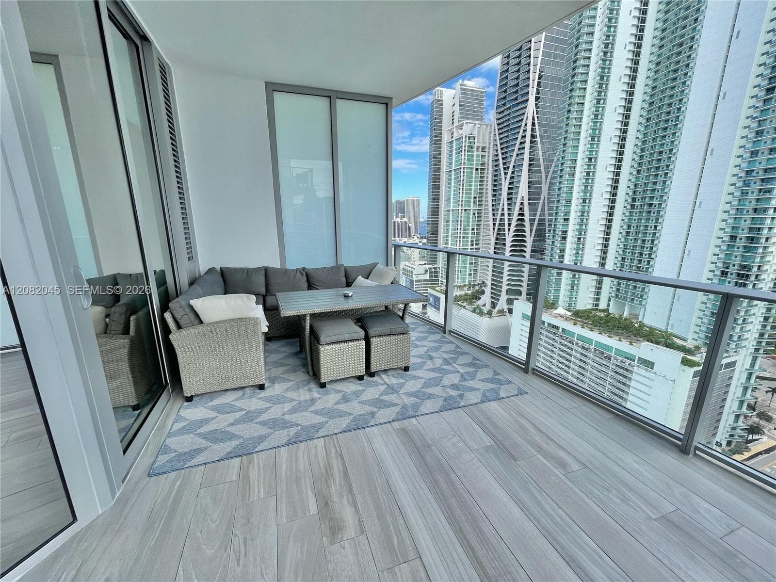 851 NE 1st Ave # 2605, Miami, FL 33132 photo 7