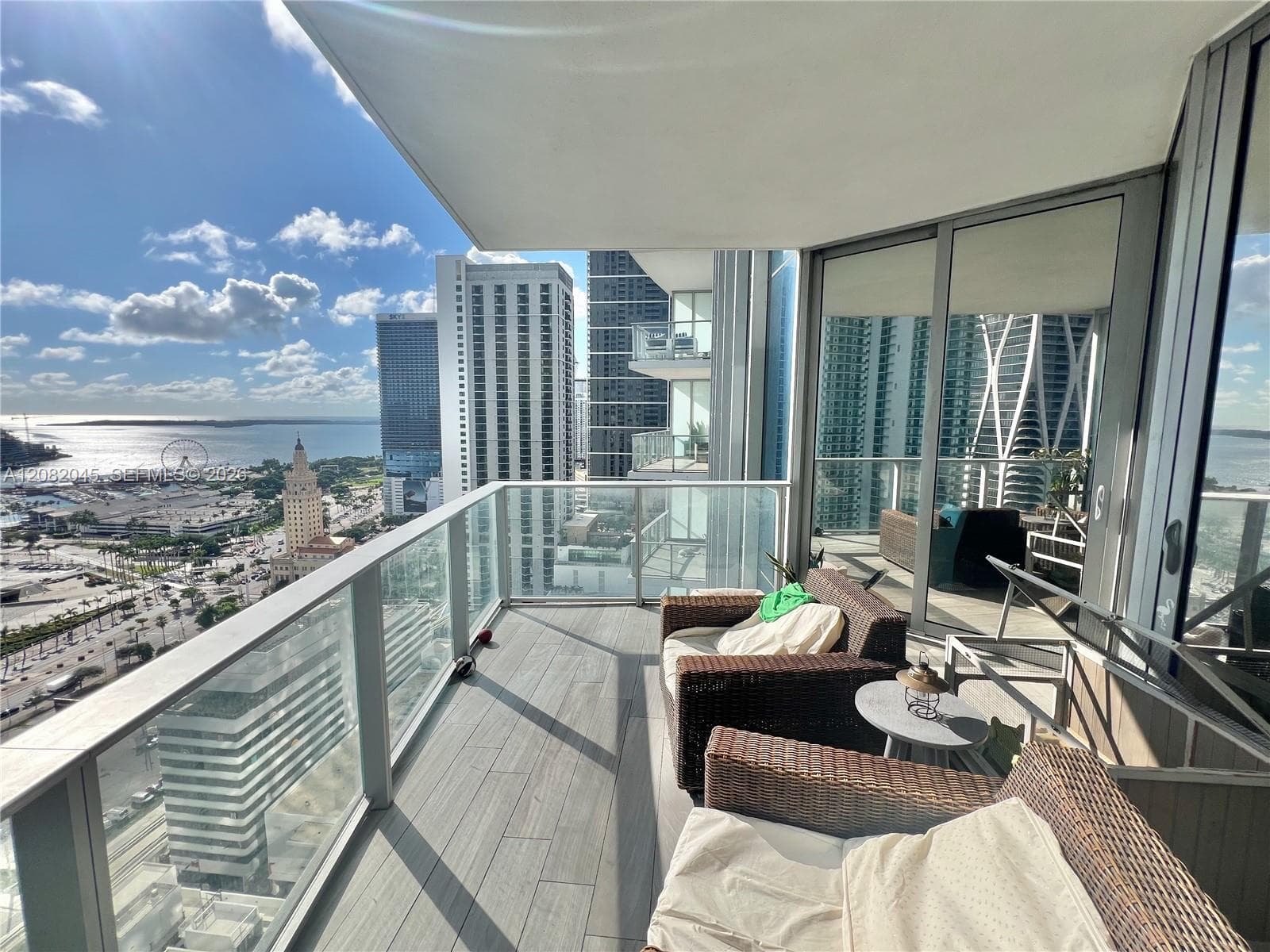 851 NE 1st Ave # 2605, Miami, FL 33132 photo 3