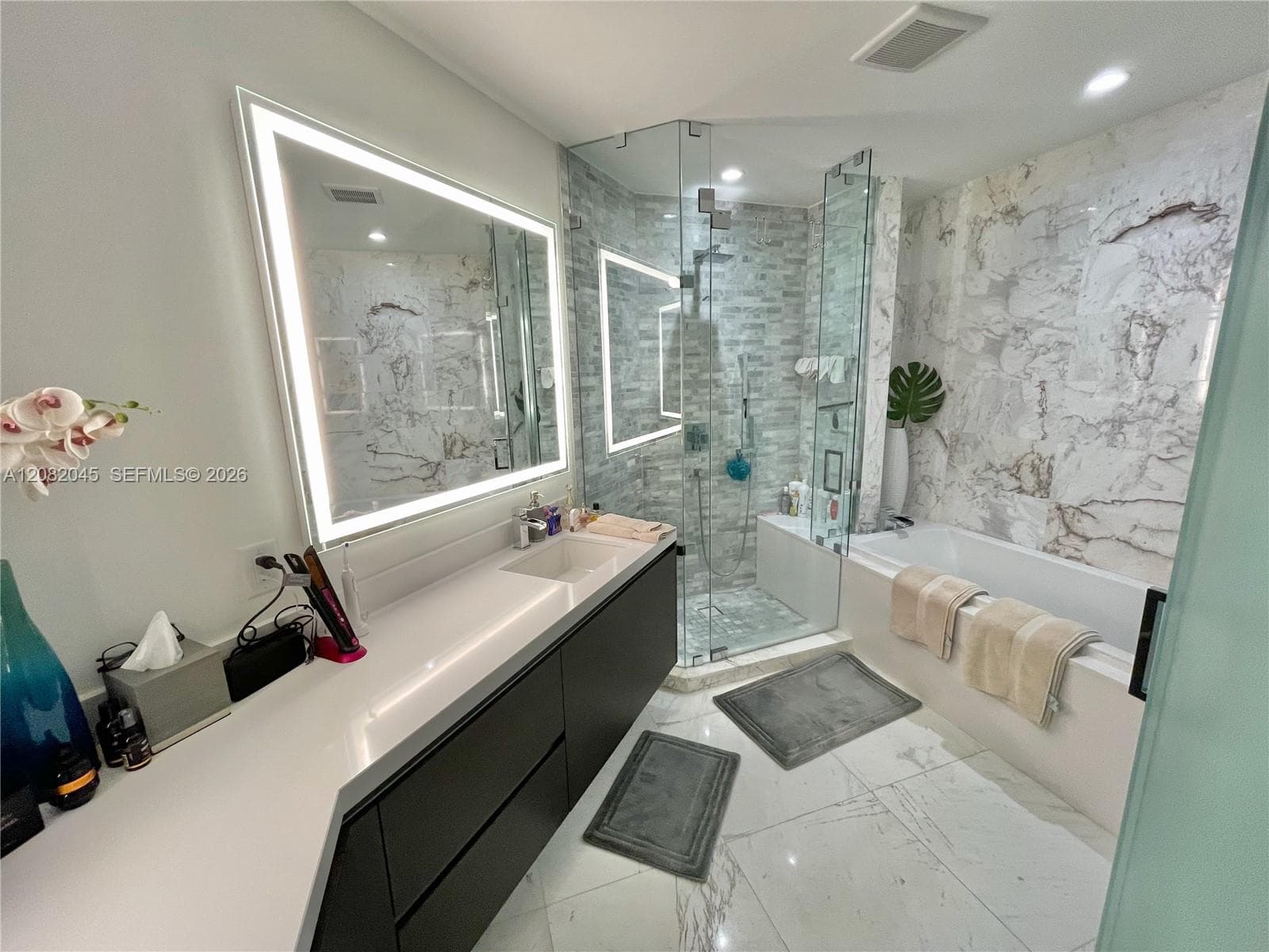 851 NE 1st Ave # 2605, Miami, FL 33132 photo 11