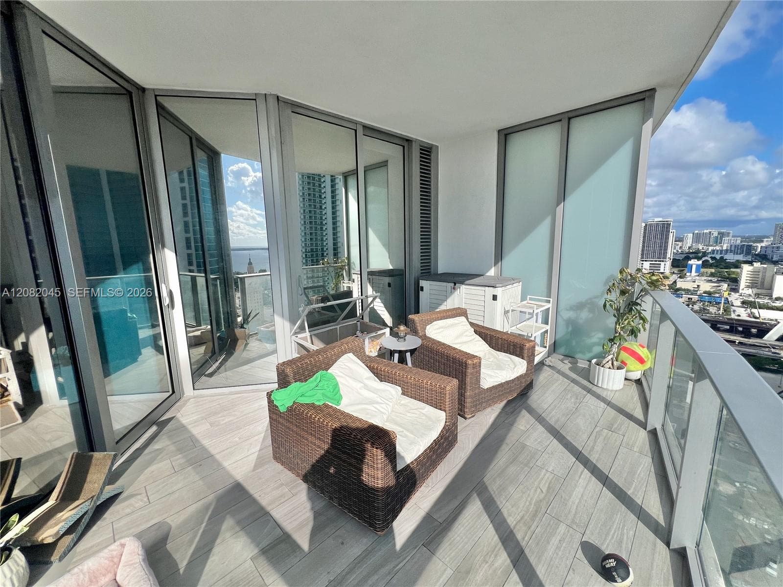 851 NE 1st Ave # 2605, Miami, FL 33132 photo 4