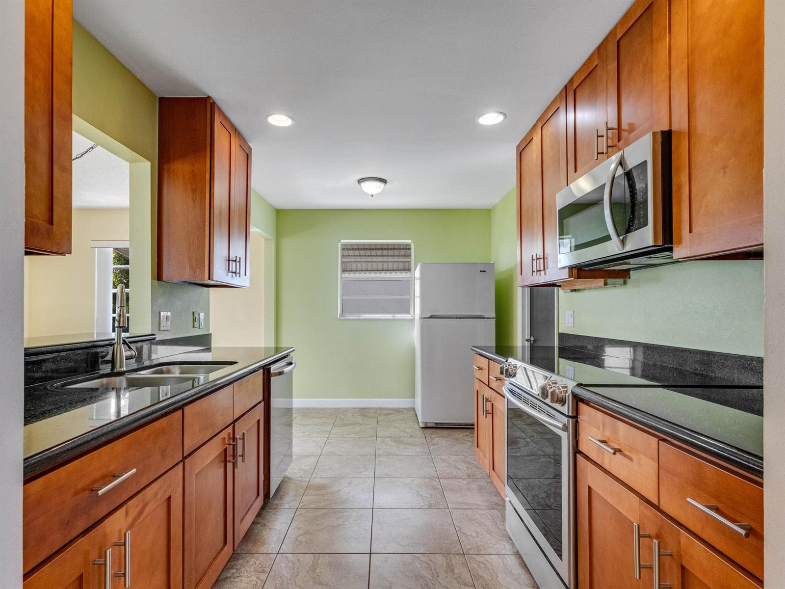 2016 SW Golf Lane SW, Boynton Beach, FL 33426 photo 2
