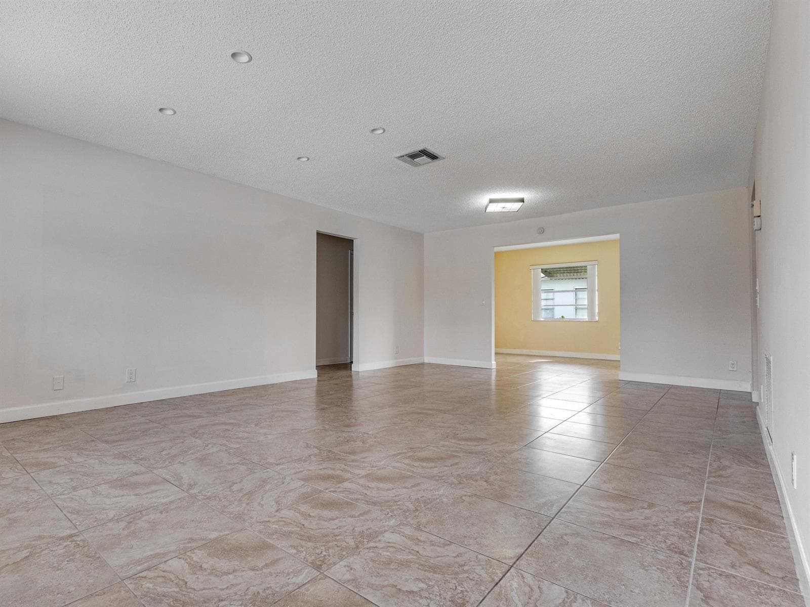 2016 SW Golf Lane SW, Boynton Beach, FL 33426 photo 9
