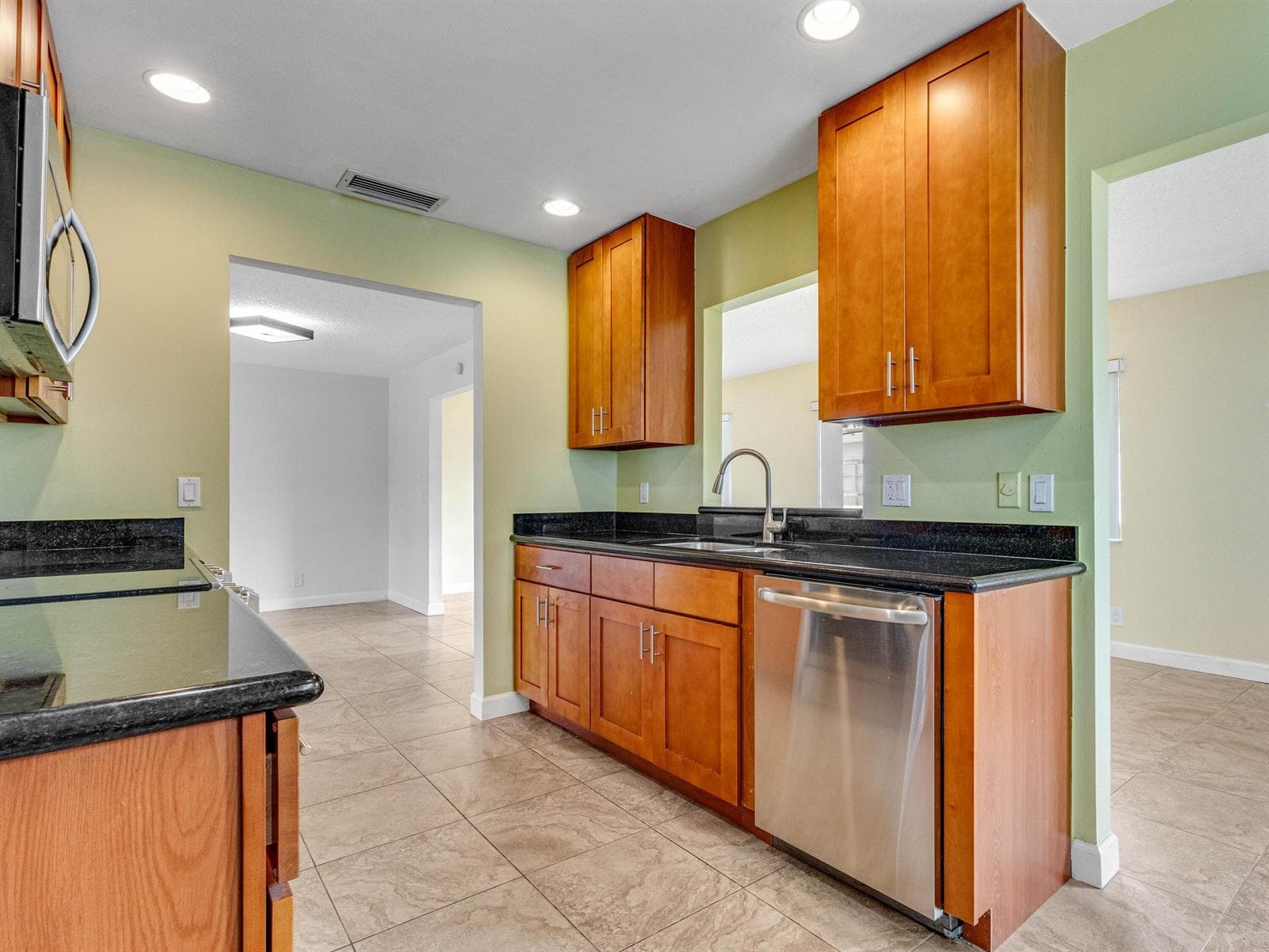 2016 SW Golf Lane SW, Boynton Beach, FL 33426 photo 4