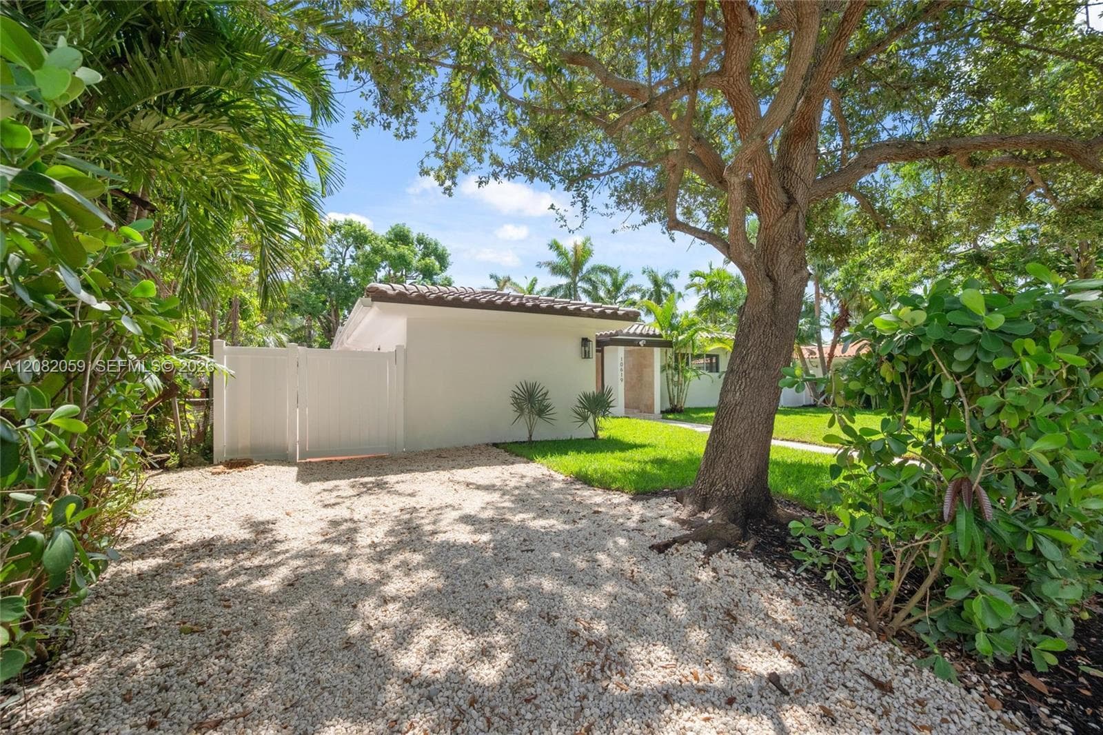 10619 NE 10th Pl, Miami Shores, FL 33138 photo 3