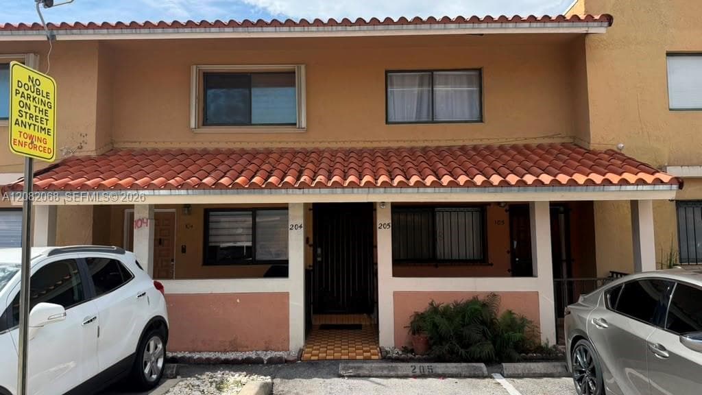 2770 W 61st Pl # 204, Hialeah, FL 33016