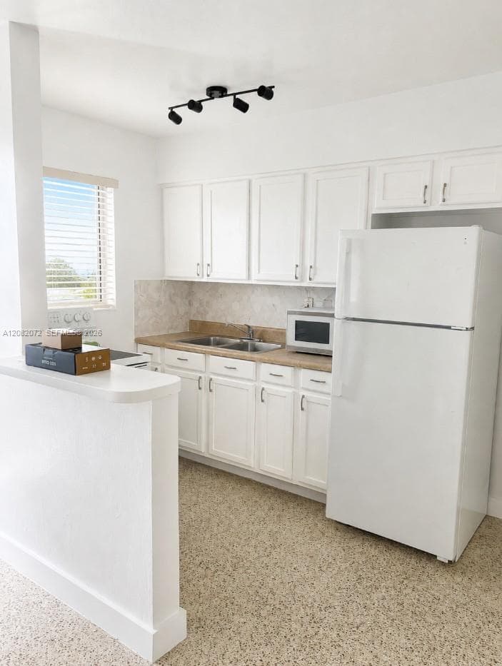 33 W 22nd St # 2, Hialeah, FL 33010 photo 3